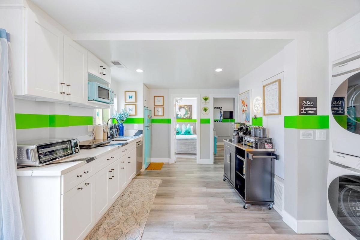 Apartment D- Hip Noho Haven Hot Tub - Family - Parking Los Angeles